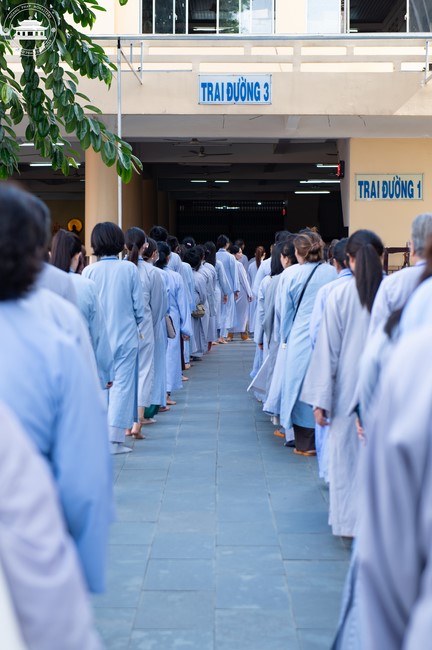 Dharma talk Don't sell our life cheap in the 101st Seven-day Retreat