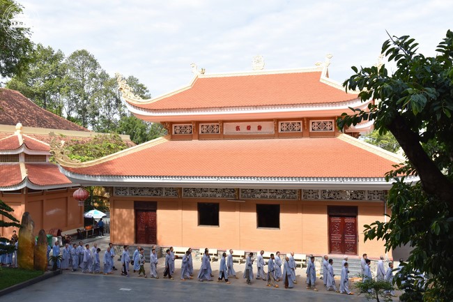 Dharma talk Don't sell our life cheap in the 101st Seven-day Retreat