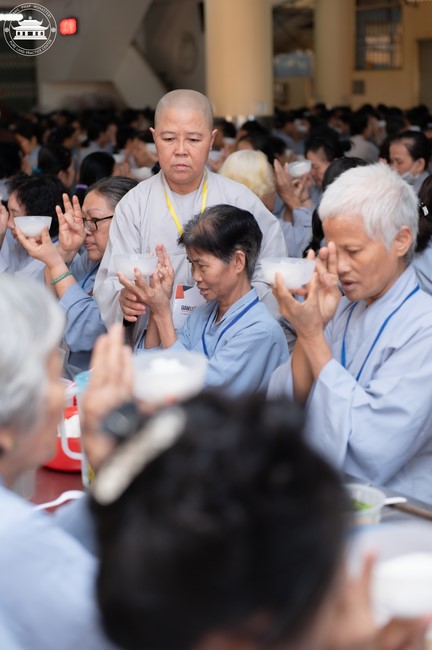 Dharma talk Don't sell our life cheap in the 101st Seven-day Retreat