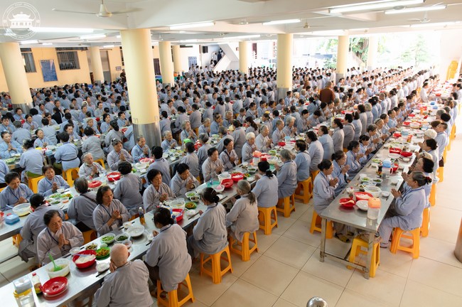 Dharma talk Don't sell our life cheap in the 101st Seven-day Retreat