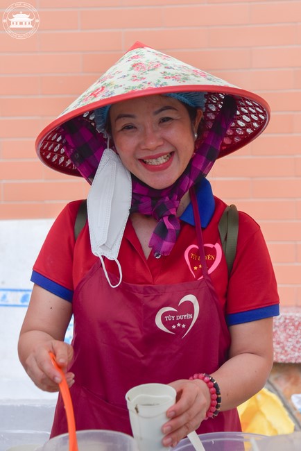 Dharma talk Contemplating of the Buddha statue to recite His name in the 101st Seven-day Retreat