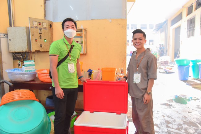 Dharma talk Contemplating of the Buddha statue to recite His name in the 101st Seven-day Retreat