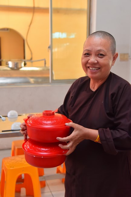 Dharma talk Contemplating of the Buddha statue to recite His name in the 101st Seven-day Retreat