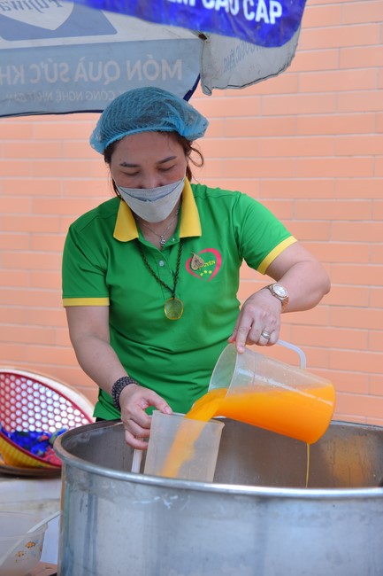 Dharma talk Contemplating of the Buddha statue to recite His name in the 101st Seven-day Retreat