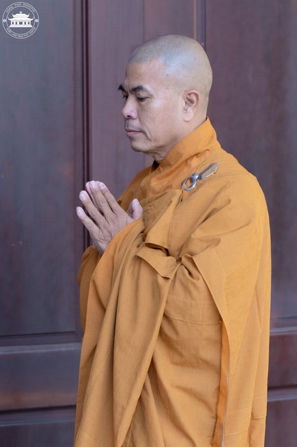 Dharma talk Contemplating of the Buddha statue to recite His name in the 101st Seven-day Retreat