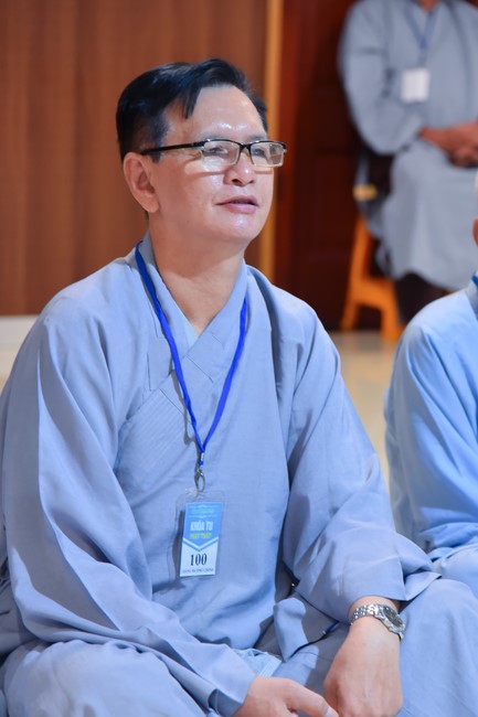 Dharma talk Contemplating of the Buddha statue to recite His name in the 101st Seven-day Retreat