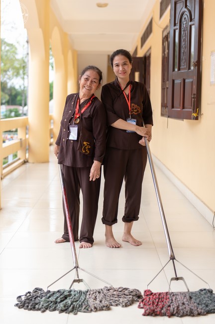 Dharma talk Contemplating of the Buddha statue to recite His name in the 101st Seven-day Retreat