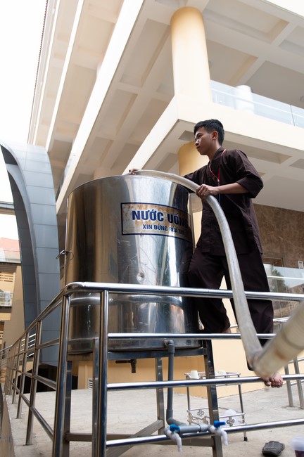 Dharma talk Contemplating of the Buddha statue to recite His name in the 101st Seven-day Retreat