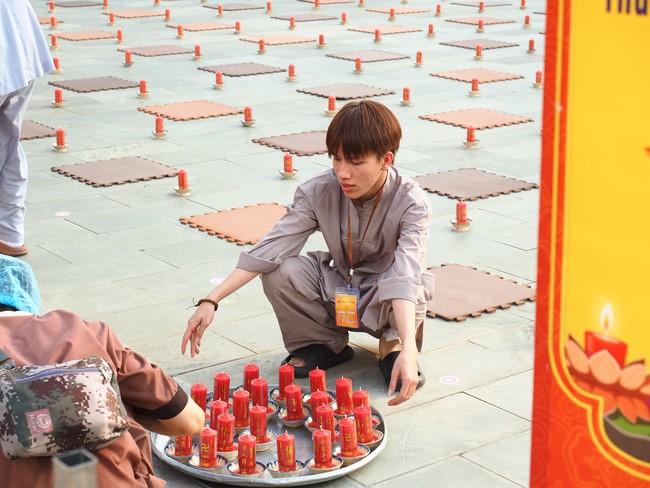 Trước Giờ G đêm hoa đăng kỷ niệm đức Phật A-di-đà