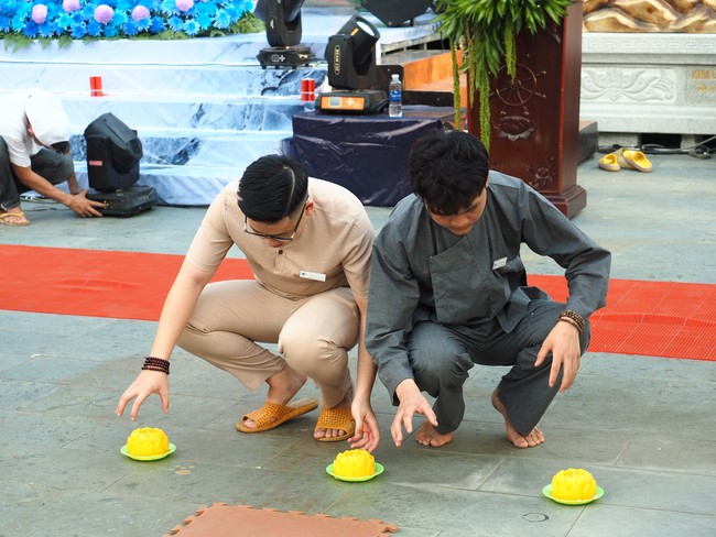 Trước Giờ G đêm hoa đăng kỷ niệm đức Phật A-di-đà