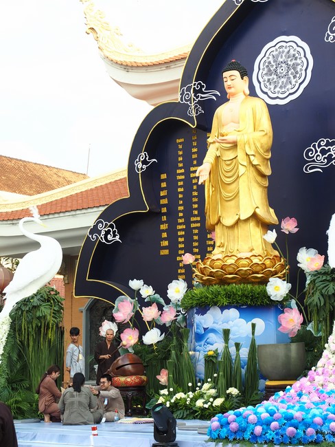 Trước Giờ G đêm hoa đăng kỷ niệm đức Phật A-di-đà