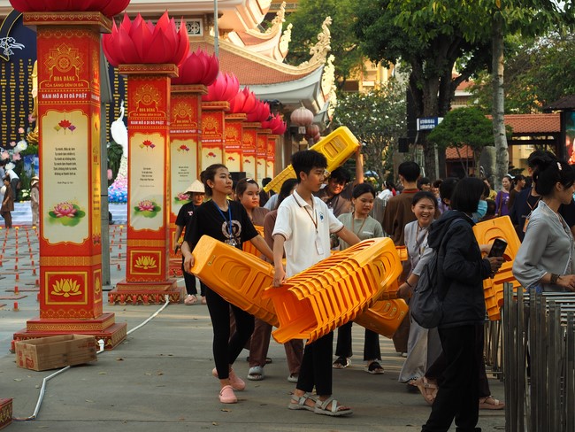 Trước Giờ G đêm hoa đăng kỷ niệm đức Phật A-di-đà