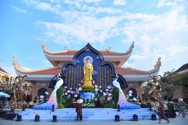 Trước Giờ G đêm hoa đăng kỷ niệm đức Phật A-di-đà