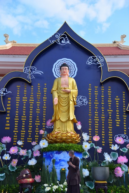 Trước Giờ G đêm hoa đăng kỷ niệm đức Phật A-di-đà