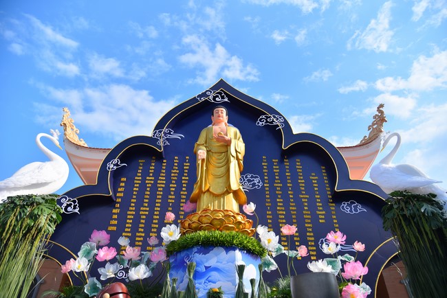 Trước Giờ G đêm hoa đăng kỷ niệm đức Phật A-di-đà