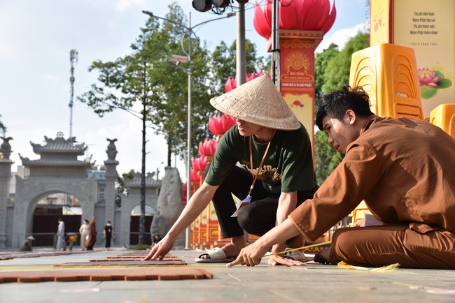 Trước Giờ G đêm hoa đăng kỷ niệm đức Phật A-di-đà