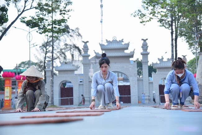 Trước Giờ G đêm hoa đăng kỷ niệm đức Phật A-di-đà