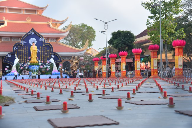 Trước Giờ G đêm hoa đăng kỷ niệm đức Phật A-di-đà