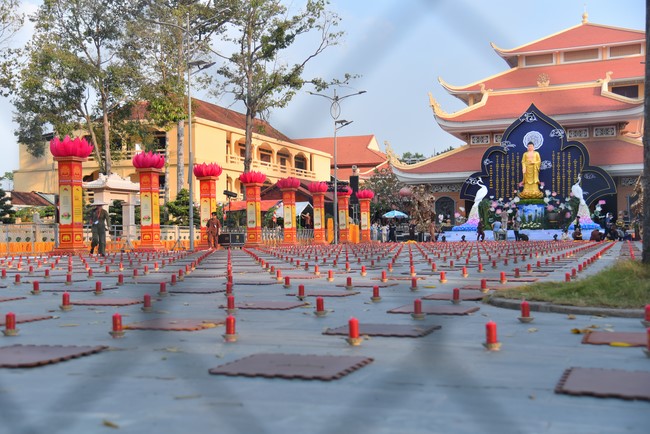 Trước Giờ G đêm hoa đăng kỷ niệm đức Phật A-di-đà