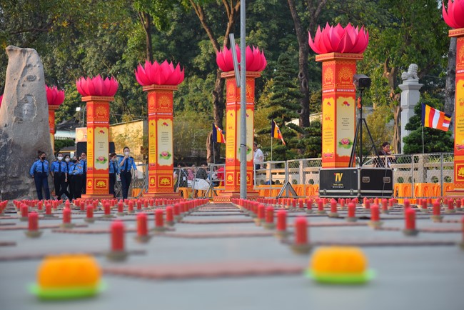 Trước Giờ G đêm hoa đăng kỷ niệm đức Phật A-di-đà