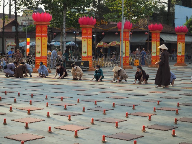 Trước Giờ G đêm hoa đăng kỷ niệm đức Phật A-di-đà