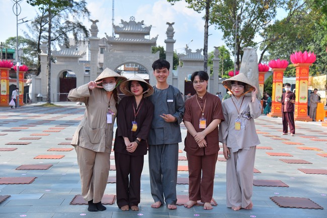 Trước Giờ G đêm hoa đăng kỷ niệm đức Phật A-di-đà