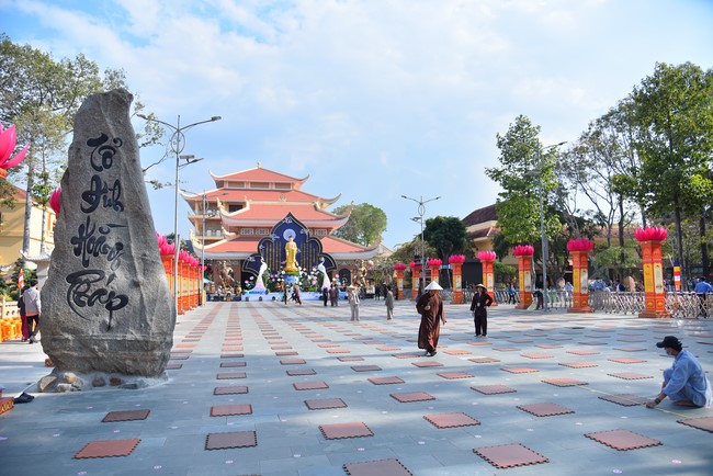 Trước Giờ G đêm hoa đăng kỷ niệm đức Phật A-di-đà