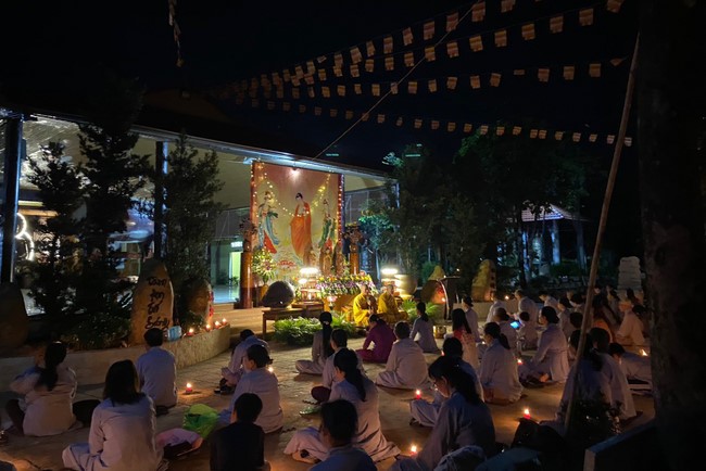 Chùa Suối Pháp - Tây Ninh: Đêm hoa đăng kỷ niệm đức Phật A Di Đà