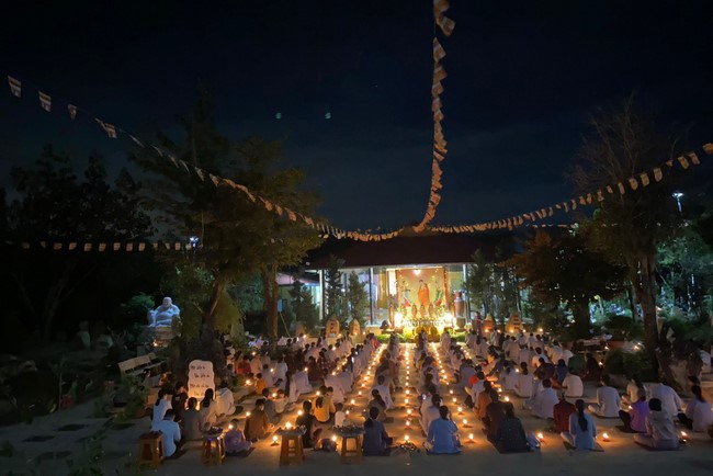 Chùa Suối Pháp - Tây Ninh: Đêm hoa đăng kỷ niệm đức Phật A Di Đà