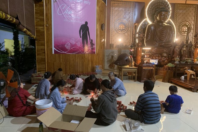 Chùa Suối Pháp - Tây Ninh: Đêm hoa đăng kỷ niệm đức Phật A Di Đà