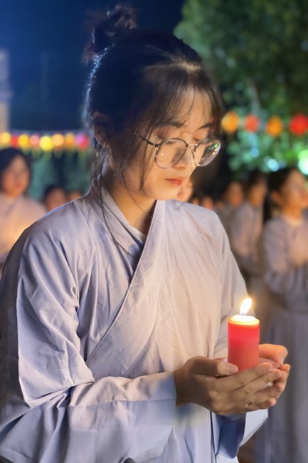 One- Day Practice and Candle Lighting Ritual to commemorate Amitabha’s Buddha at Tay Khanh Temple in Thai Binh