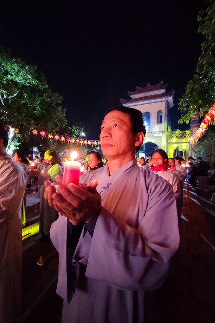 One- Day Practice and Candle Lighting Ritual to commemorate Amitabha’s Buddha at Tay Khanh Temple in Thai Binh