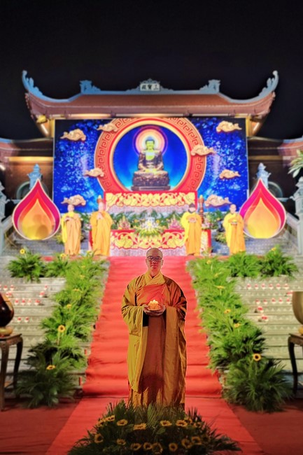 One- Day Practice and Candle Lighting Ritual to commemorate Amitabha’s Buddha at Tay Khanh Temple in Thai Binh