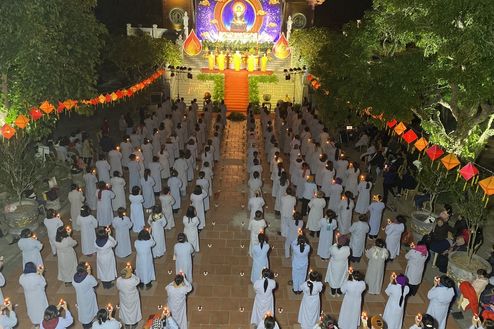 One- Day Practice and Candle Lighting Ritual to commemorate Amitabha’s Buddha at Tay Khanh Temple in Thai Binh