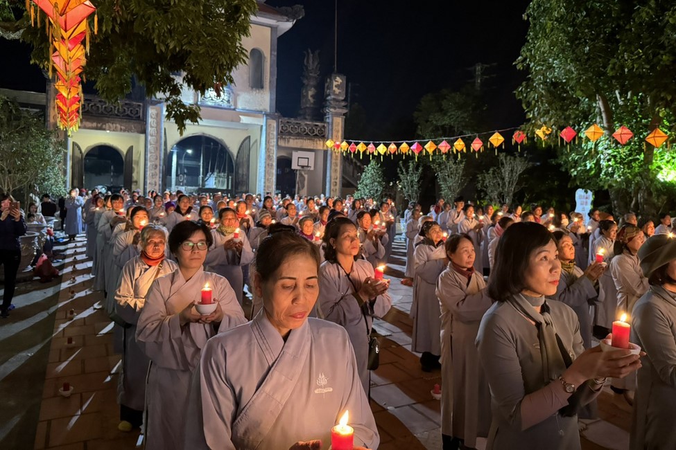 One- Day Practice and Candle Lighting Ritual to commemorate Amitabha’s Buddha at Tay Khanh Temple in Thai Binh
