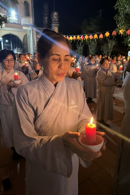 One- Day Practice and Candle Lighting Ritual to commemorate Amitabha’s Buddha at Tay Khanh Temple in Thai Binh
