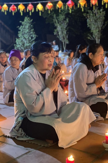 One- Day Practice and Candle Lighting Ritual to commemorate Amitabha’s Buddha at Tay Khanh Temple in Thai Binh