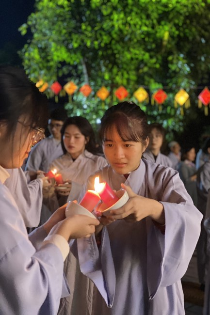 One- Day Practice and Candle Lighting Ritual to commemorate Amitabha’s Buddha at Tay Khanh Temple in Thai Binh