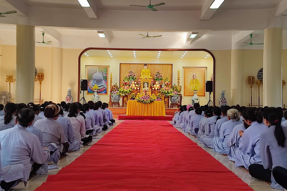 One- Day Practice and Candle Lighting Ritual to commemorate Amitabha’s Buddha at Tay Khanh Temple in Thai Binh