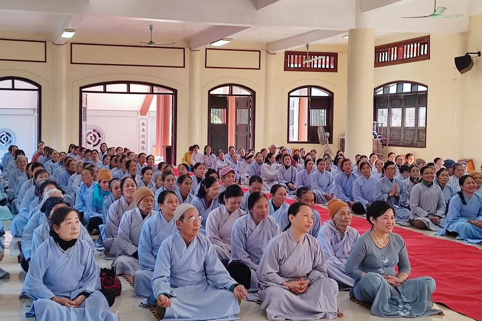 One- Day Practice and Candle Lighting Ritual to commemorate Amitabha’s Buddha at Tay Khanh Temple in Thai Binh