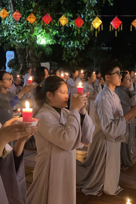 One- Day Practice and Candle Lighting Ritual to commemorate Amitabha’s Buddha at Tay Khanh Temple in Thai Binh