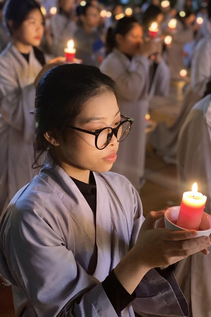 One- Day Practice and Candle Lighting Ritual to commemorate Amitabha’s Buddha at Tay Khanh Temple in Thai Binh
