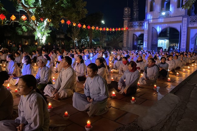One- Day Practice and Candle Lighting Ritual to commemorate Amitabha’s Buddha at Tay Khanh Temple in Thai Binh