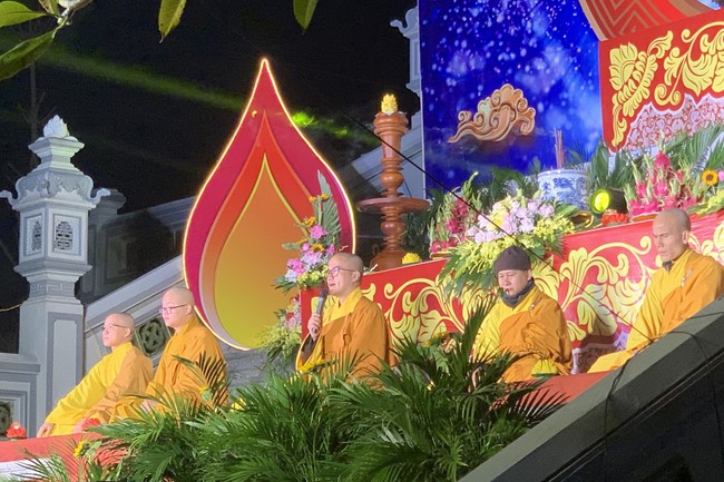 One- Day Practice and Candle Lighting Ritual to commemorate Amitabha’s Buddha at Tay Khanh Temple in Thai Binh