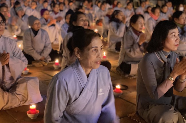 One- Day Practice and Candle Lighting Ritual to commemorate Amitabha’s Buddha at Tay Khanh Temple in Thai Binh