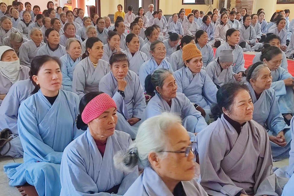 One- Day Practice and Candle Lighting Ritual to commemorate Amitabha’s Buddha at Tay Khanh Temple in Thai Binh