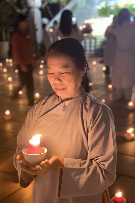 One- Day Practice and Candle Lighting Ritual to commemorate Amitabha’s Buddha at Tay Khanh Temple in Thai Binh