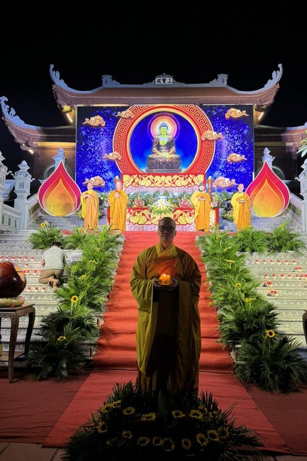 One- Day Practice and Candle Lighting Ritual to commemorate Amitabha’s Buddha at Tay Khanh Temple in Thai Binh