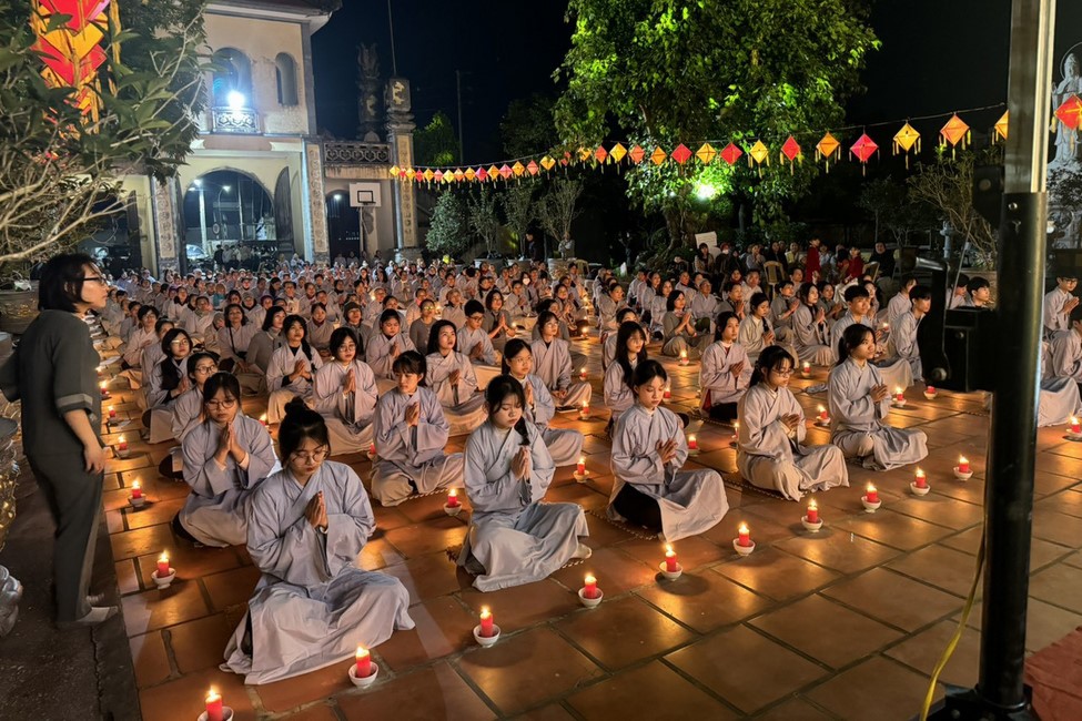One- Day Practice and Candle Lighting Ritual to commemorate Amitabha’s Buddha at Tay Khanh Temple in Thai Binh