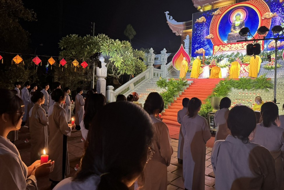 One- Day Practice and Candle Lighting Ritual to commemorate Amitabha’s Buddha at Tay Khanh Temple in Thai Binh